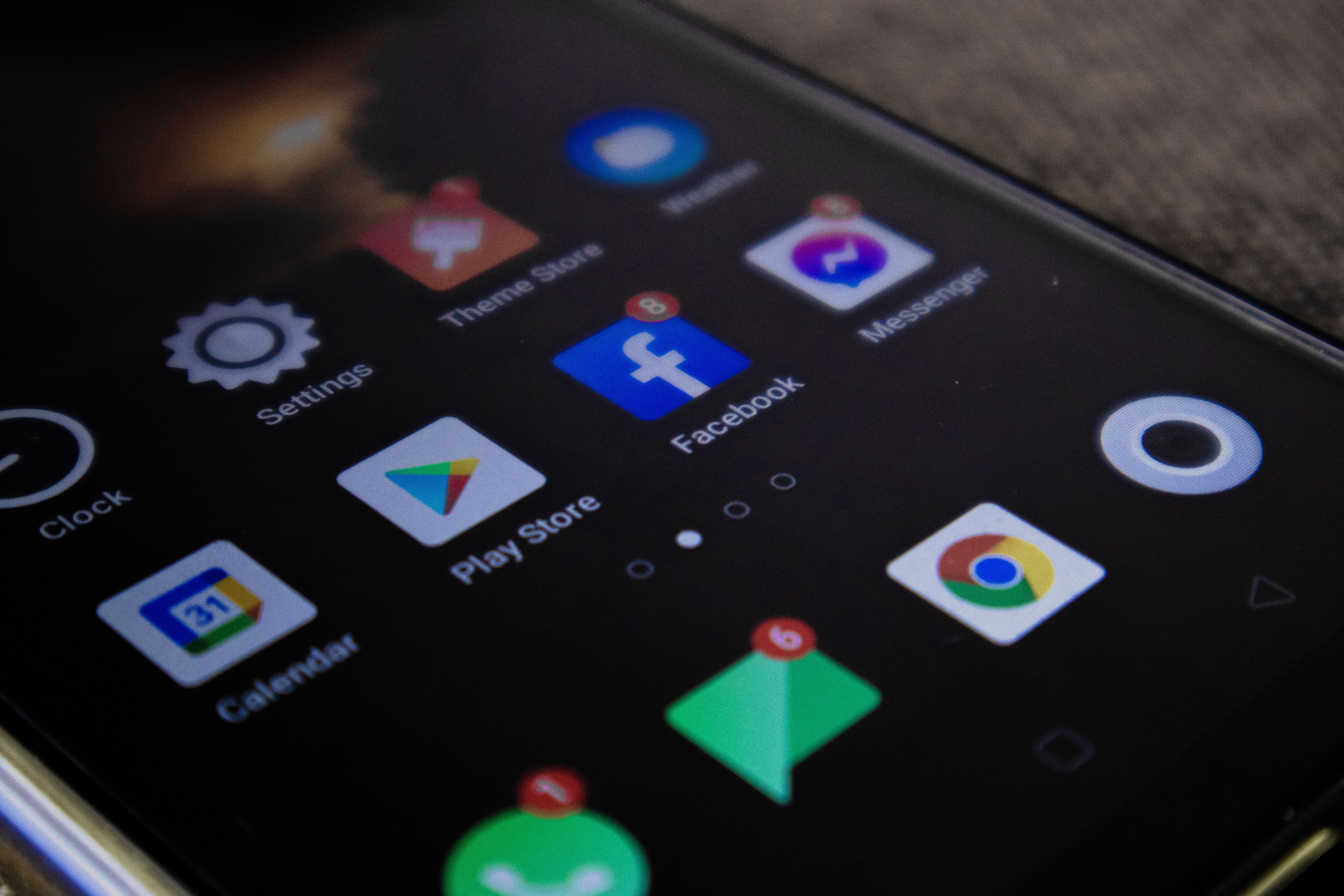 Permit Hub Android permission manager app dashboard showing app risk assessment and privacy control features